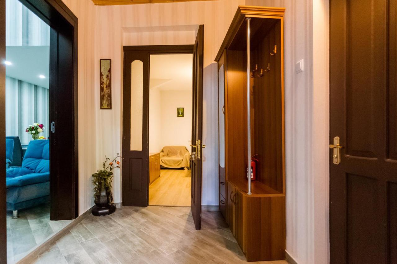 Rustaveli Two Bedroom Apartment With 5 Star Location Тбилиси Экстерьер фото